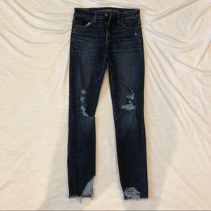 american eagle ripped dark wash skinny jeans